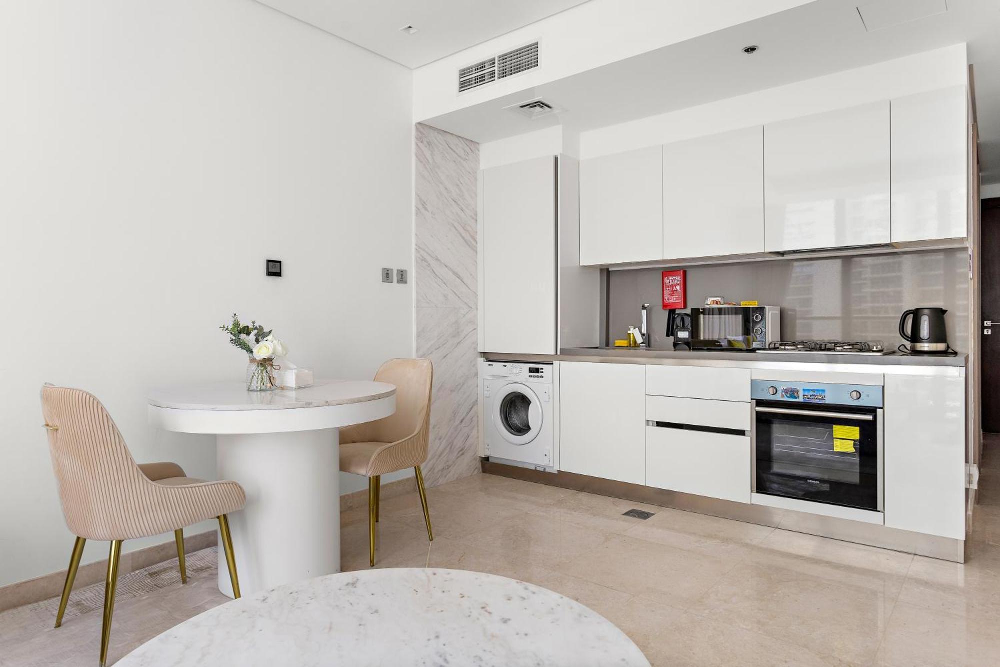Modern In Sterling East Apartment *