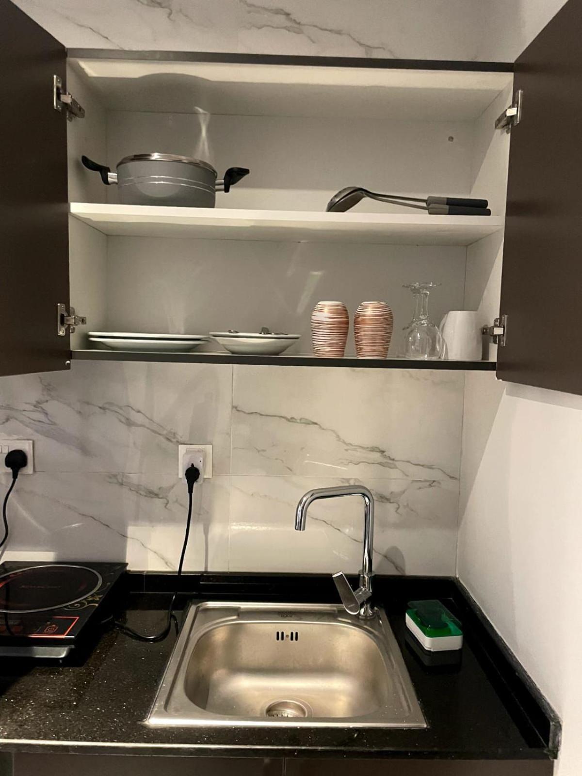 Ista Llc Apartment *