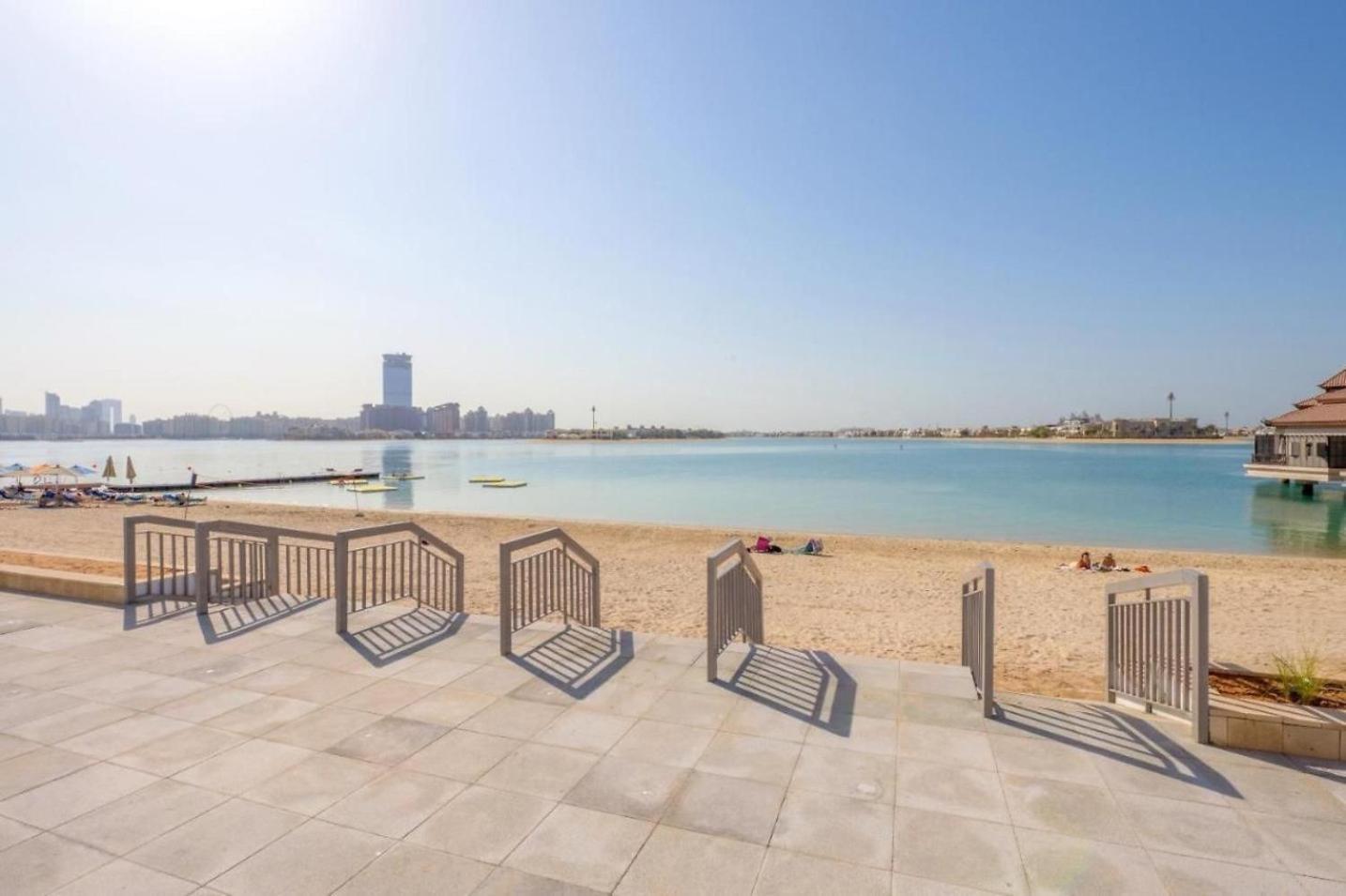 Apartment Vayk - Stunning 2-bedroom With Sea View & Access *