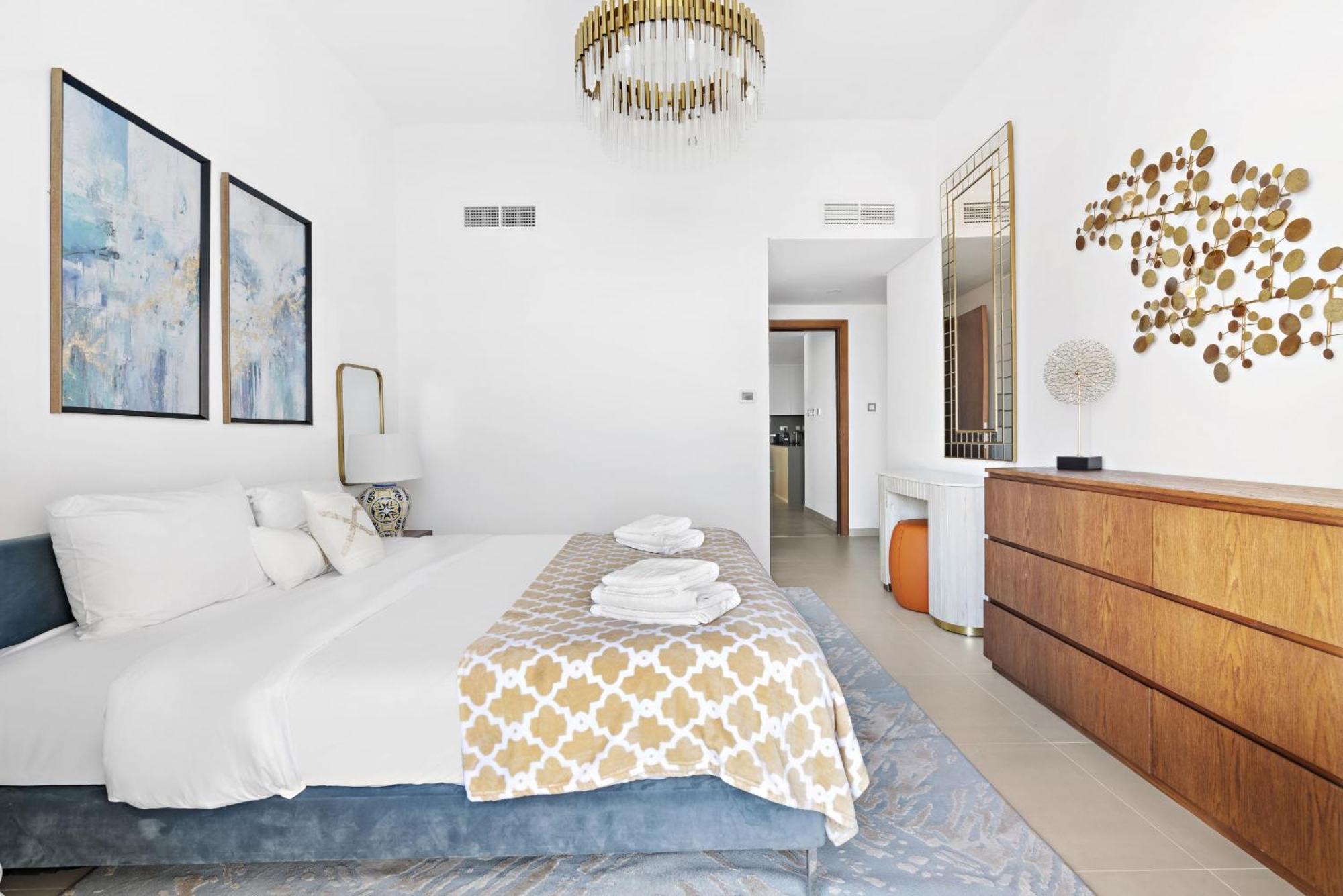 Apartment Vayk - Stunning 2-bedroom With Sea View & Access *
