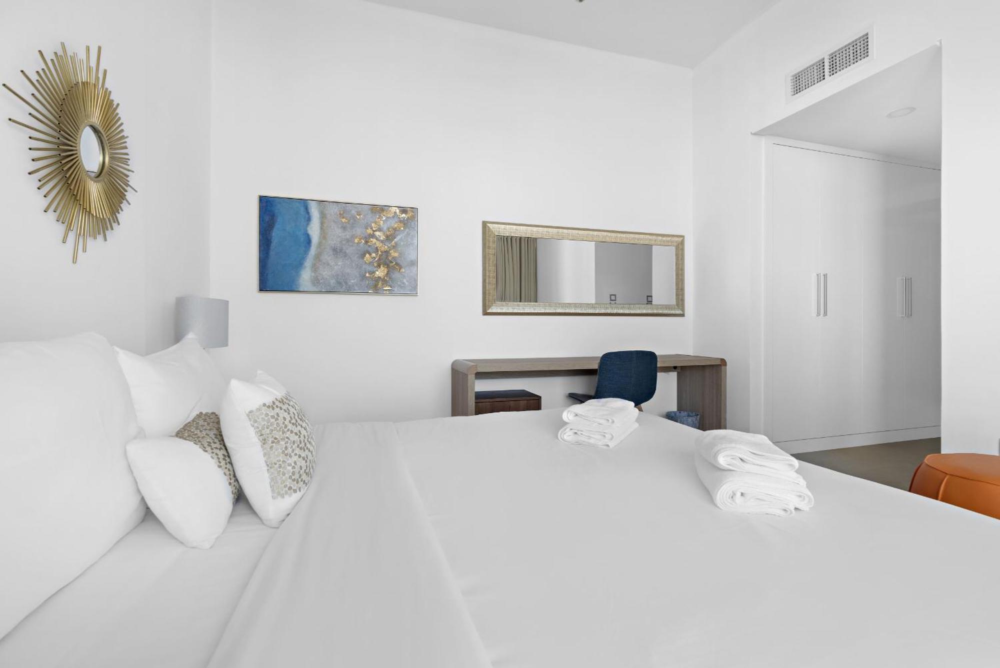 Apartment Vayk - Stunning 2-bedroom With Sea View & Access