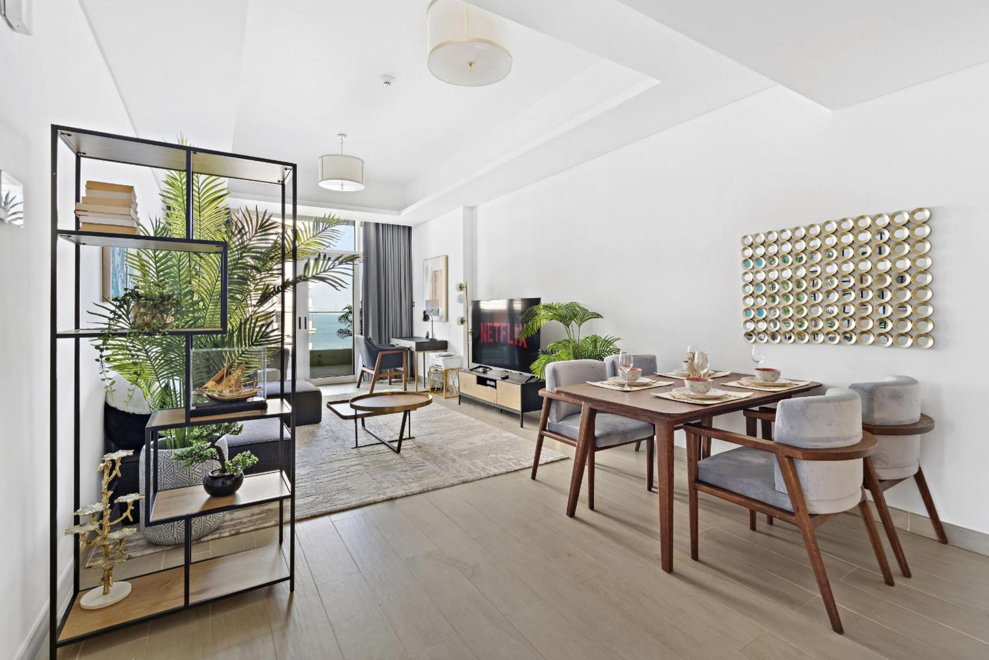 Vayk - Stunning 2-bedroom With Sea View & Access Apartment