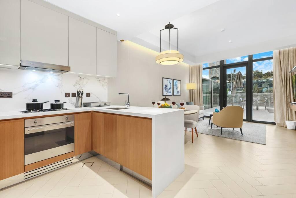Apartment First Class 1br Charming City Views *