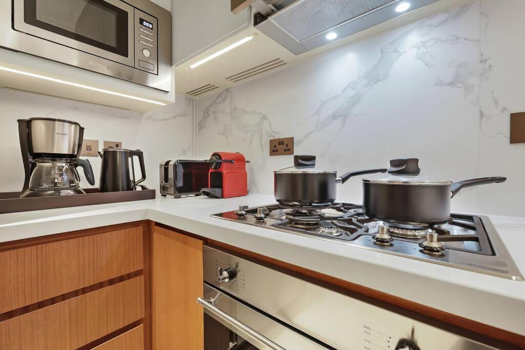 Apartment First Class 1br Charming City Views