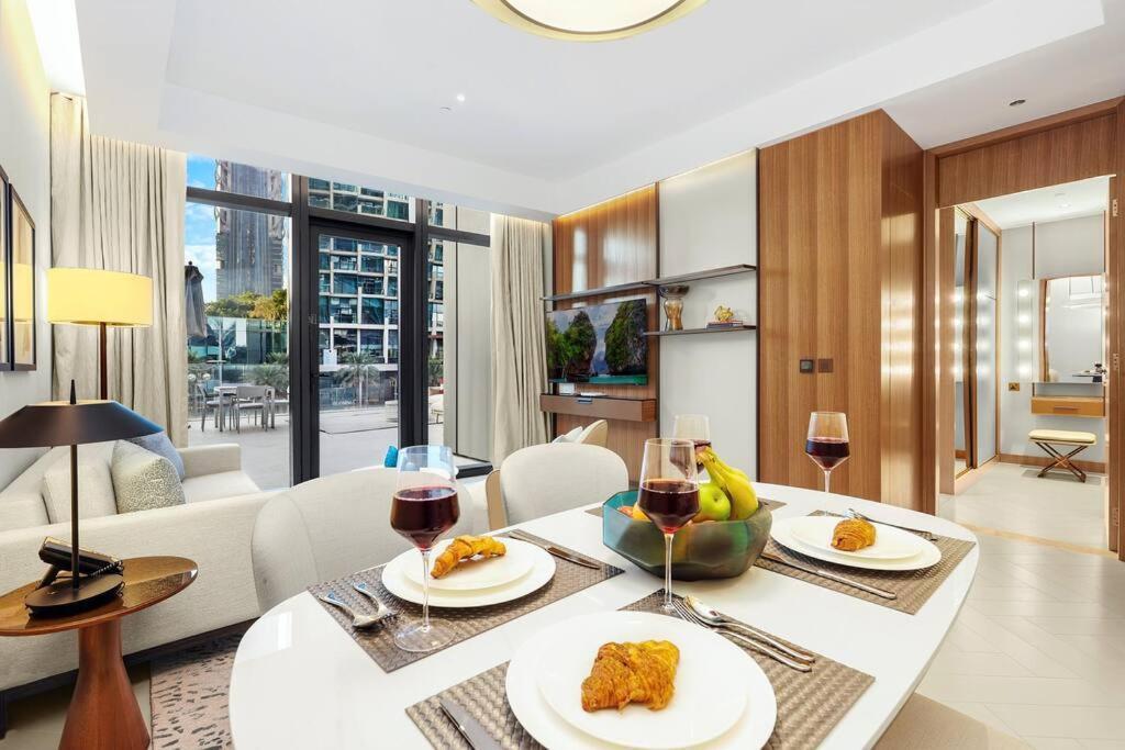 First Class 1br Charming City Views Apartment *