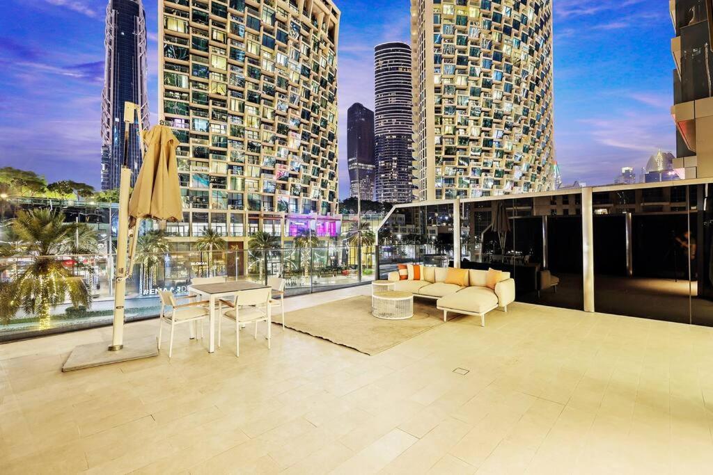 Apartment First Class 1br Charming City Views