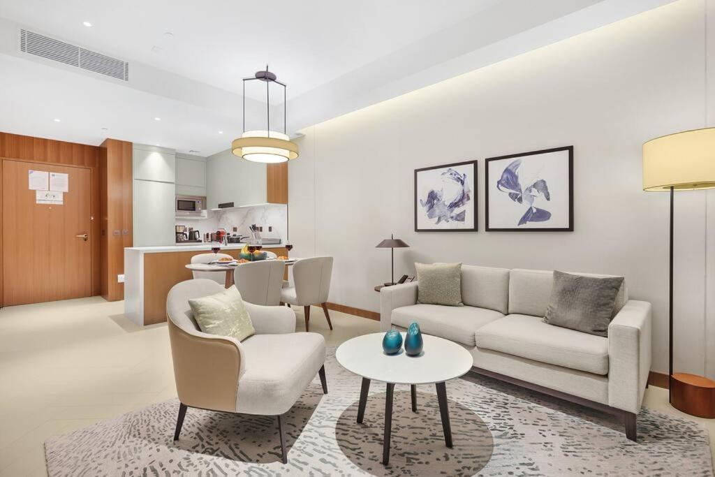 First Class 1br Charming City Views Apartment Dubai