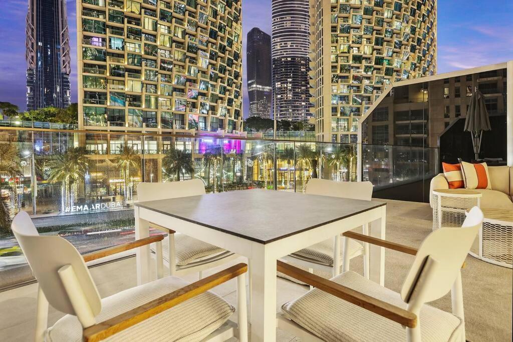 First Class 1br Charming City Views Apartment