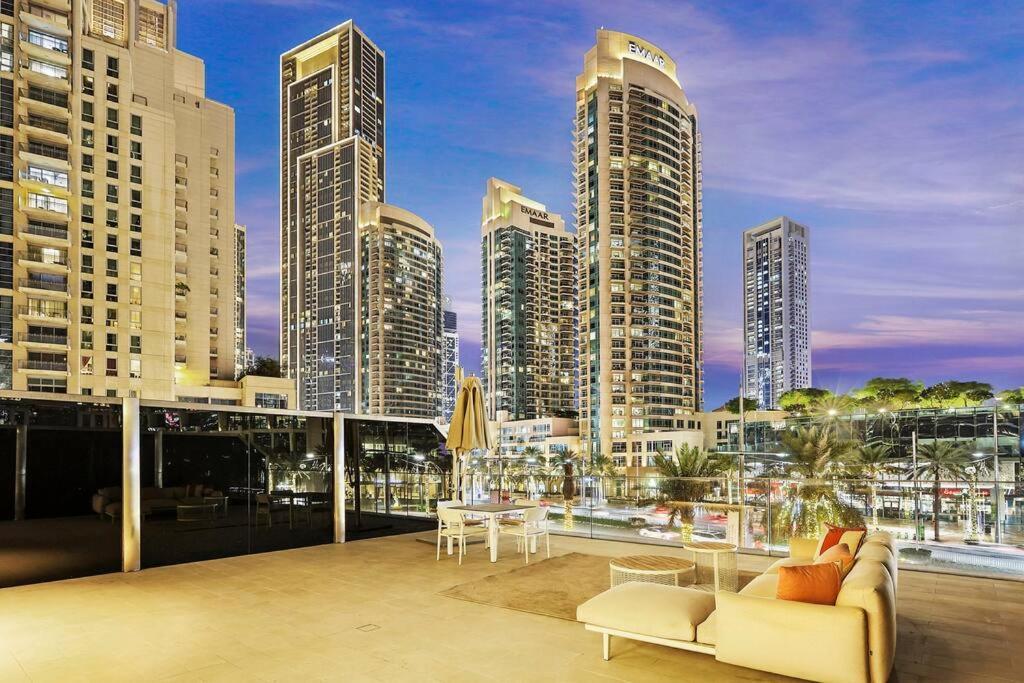 Apartment First Class 1br Charming City Views Dubai