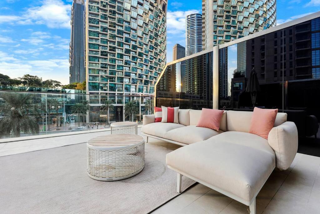 Apartment First Class 1br Charming City Views Dubai