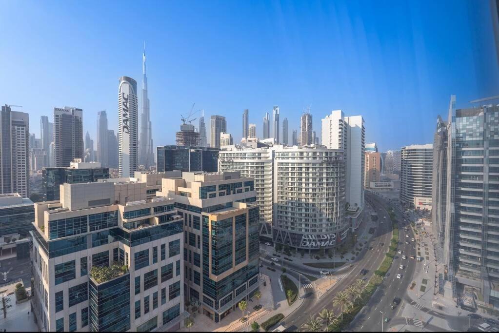 Apartment Exquisite In Downtown Burj Khalifa Views With Stunning Pool Dubai