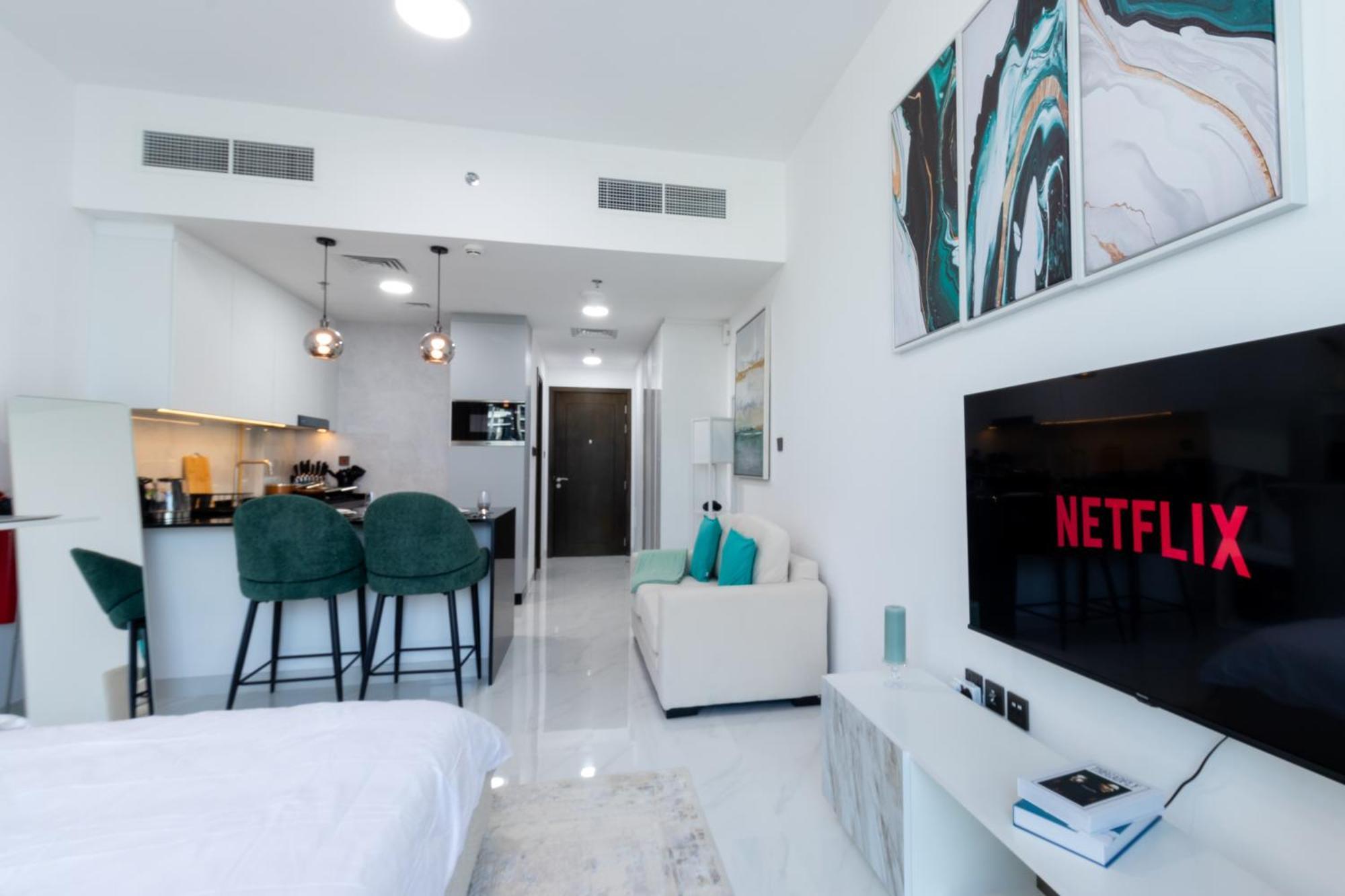 Queen Bed, Full Kitchen, New Unit Apartment *