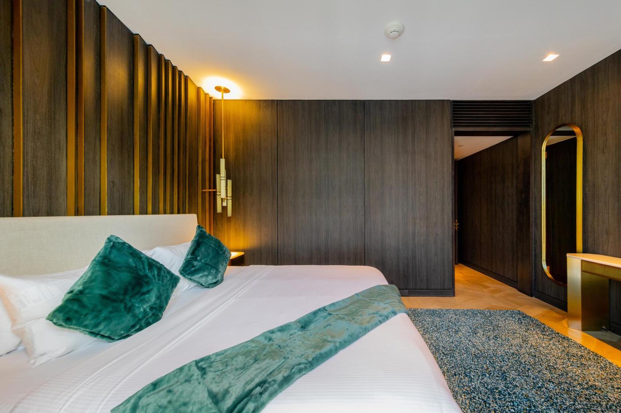 Apartment Eden's Homes & - Five Palm Residences *