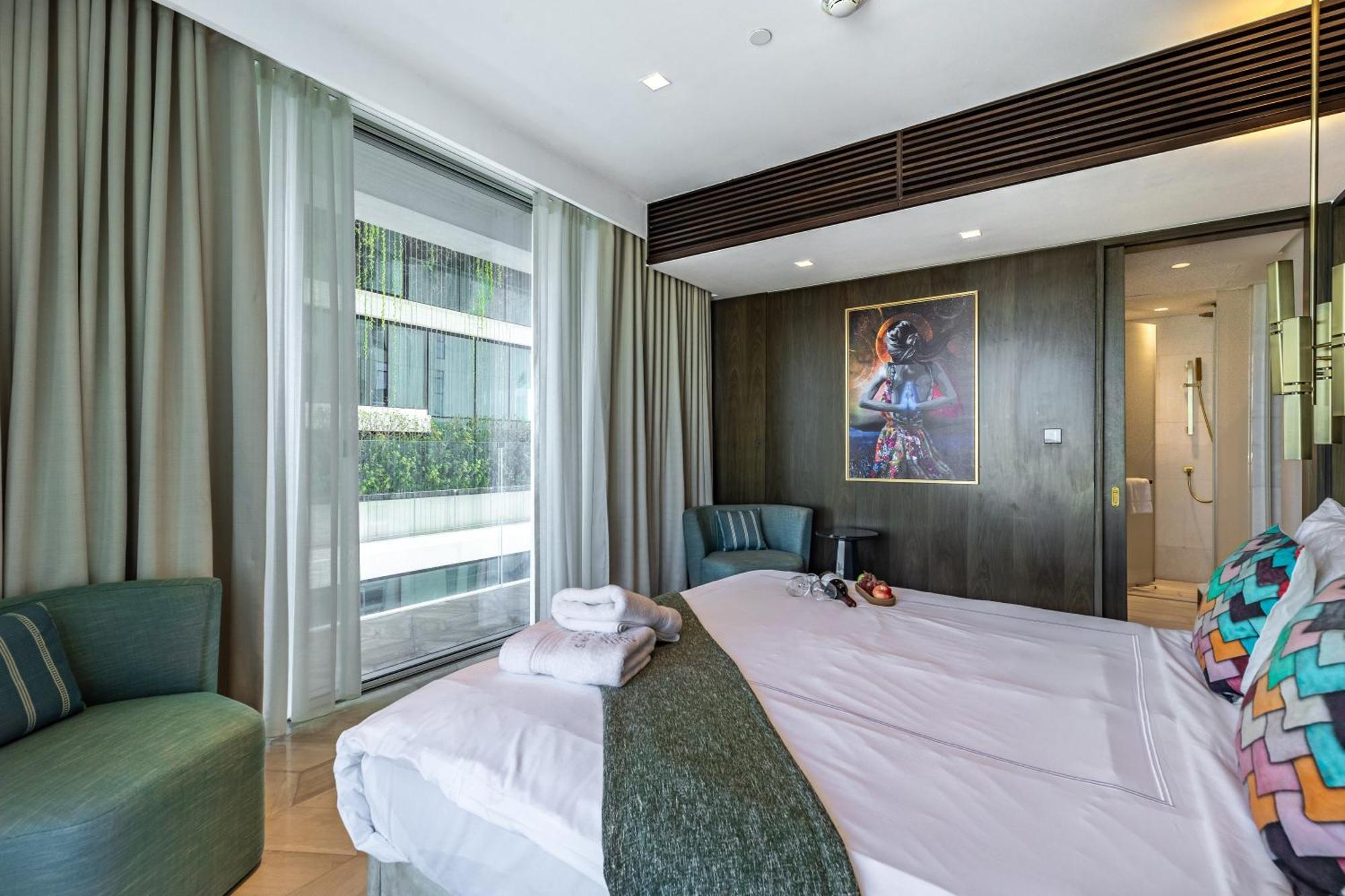 Eden's Homes & - Five Palm Residences Apartment