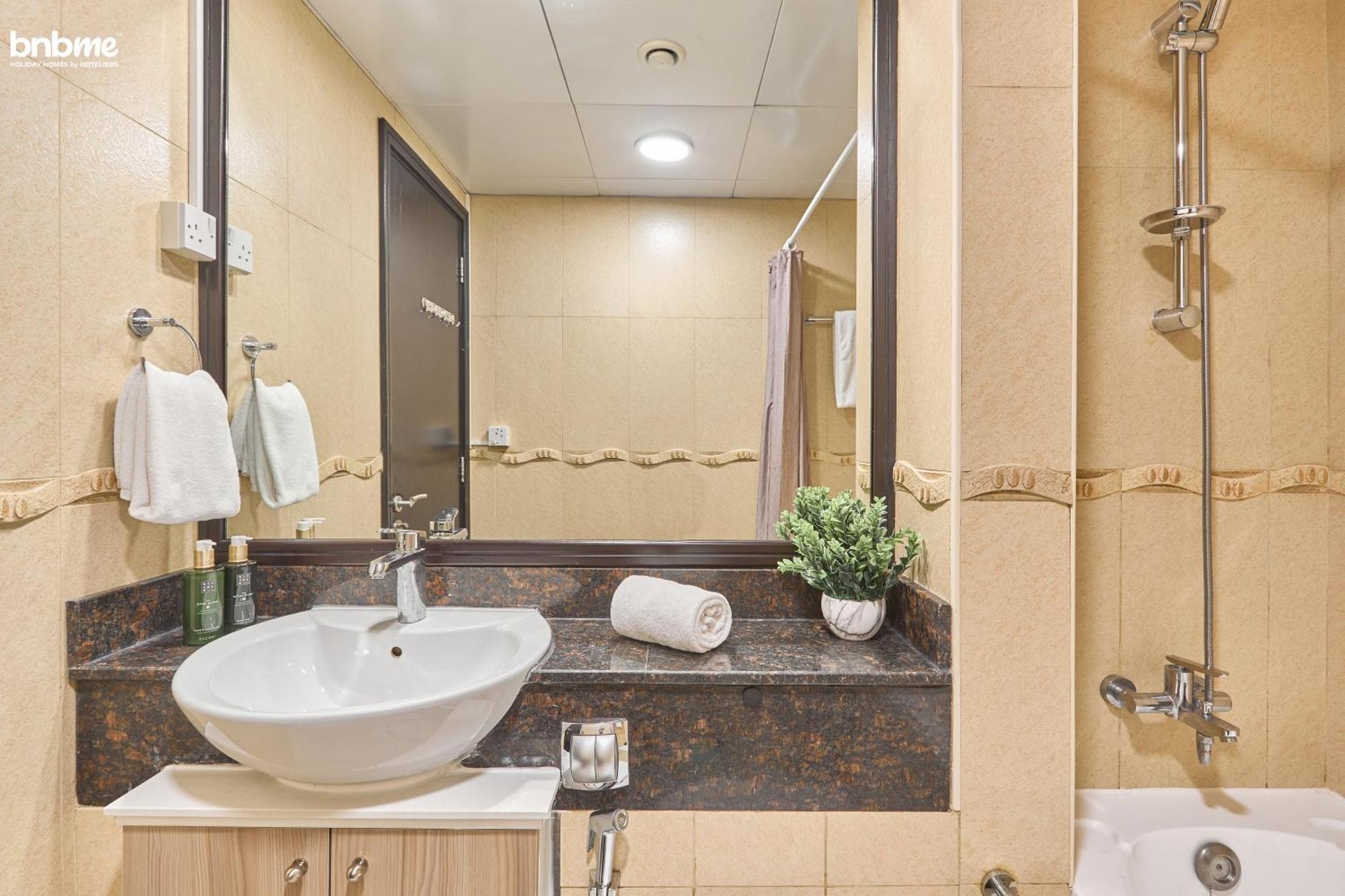 Bnbmehomes - Gold Crest Views 2 Daire
