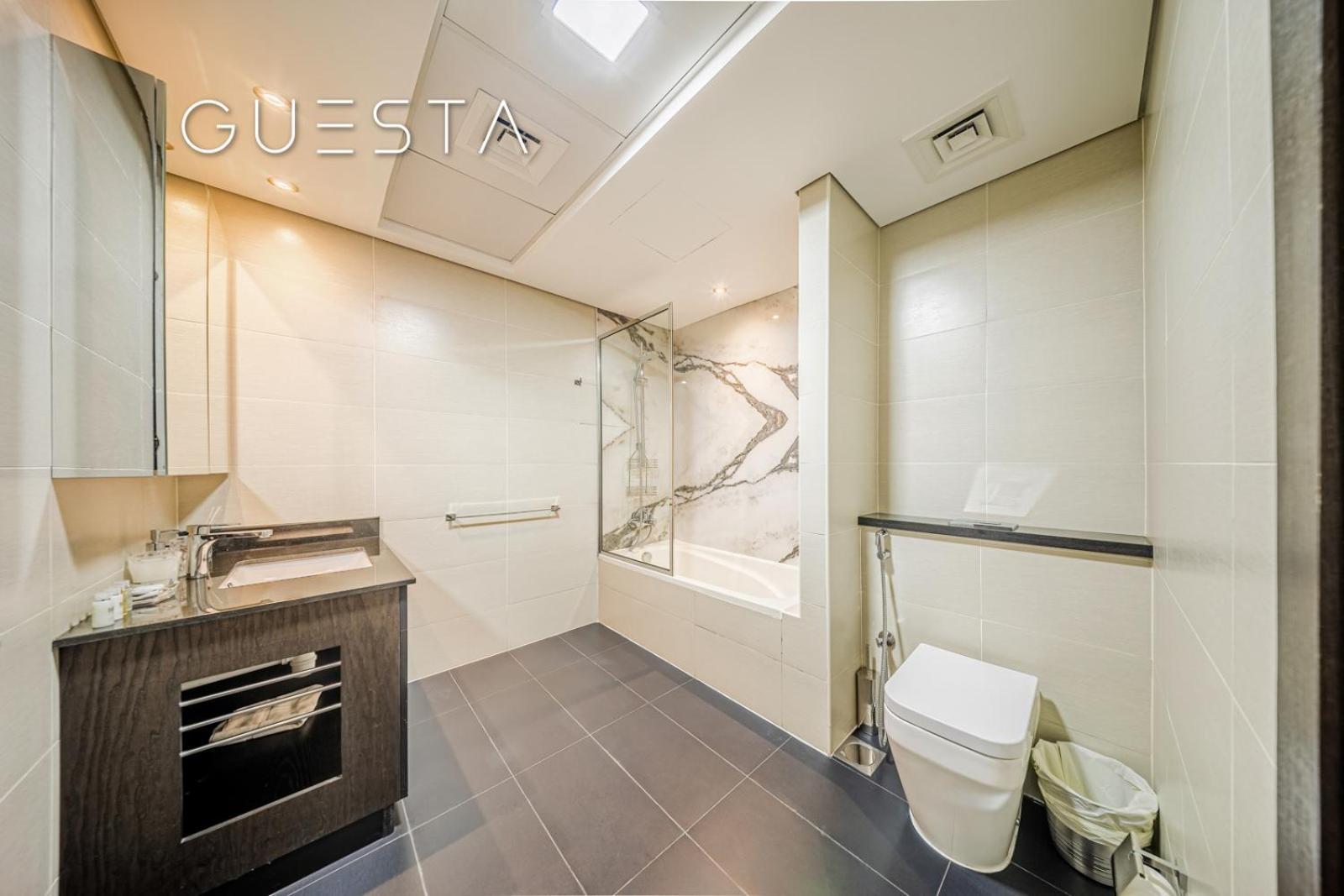 Apartment Cayan Tower, Marina