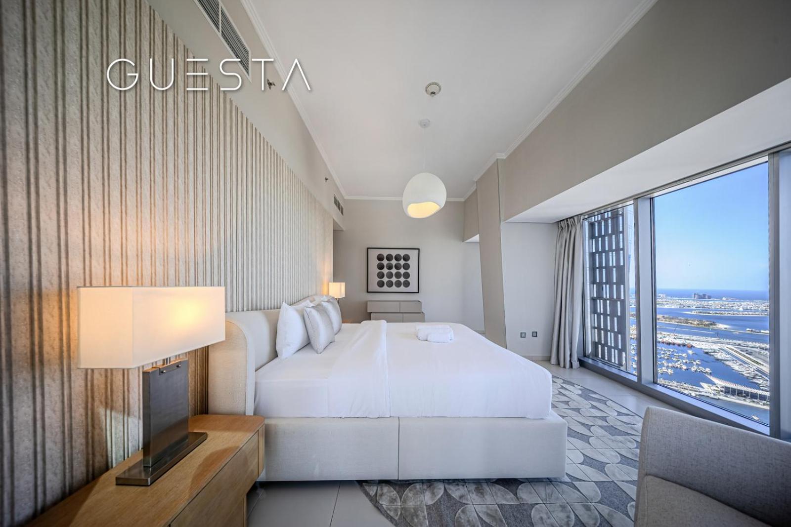 Cayan Tower, Marina Apartment Dubai