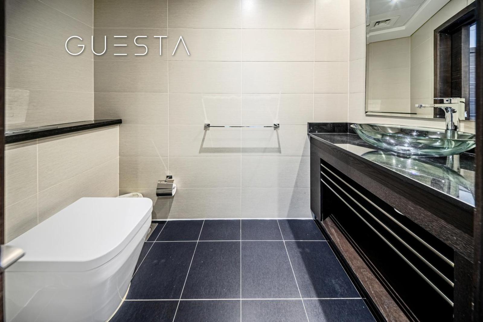 Apartment Cayan Tower, Marina *