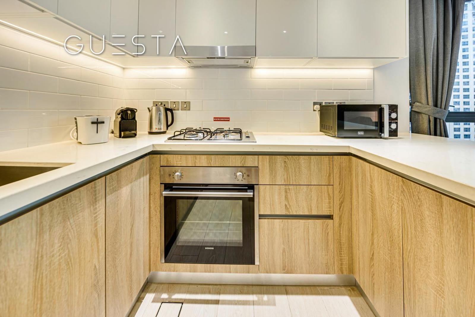 Liv Tower, Marina Daire