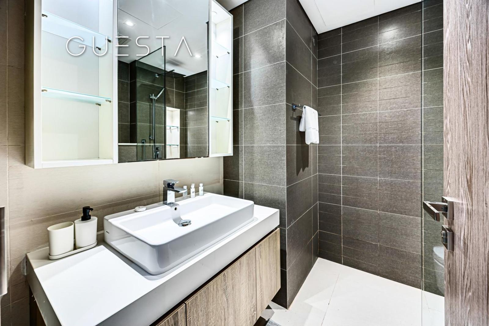 Liv Tower, Marina Apartamento