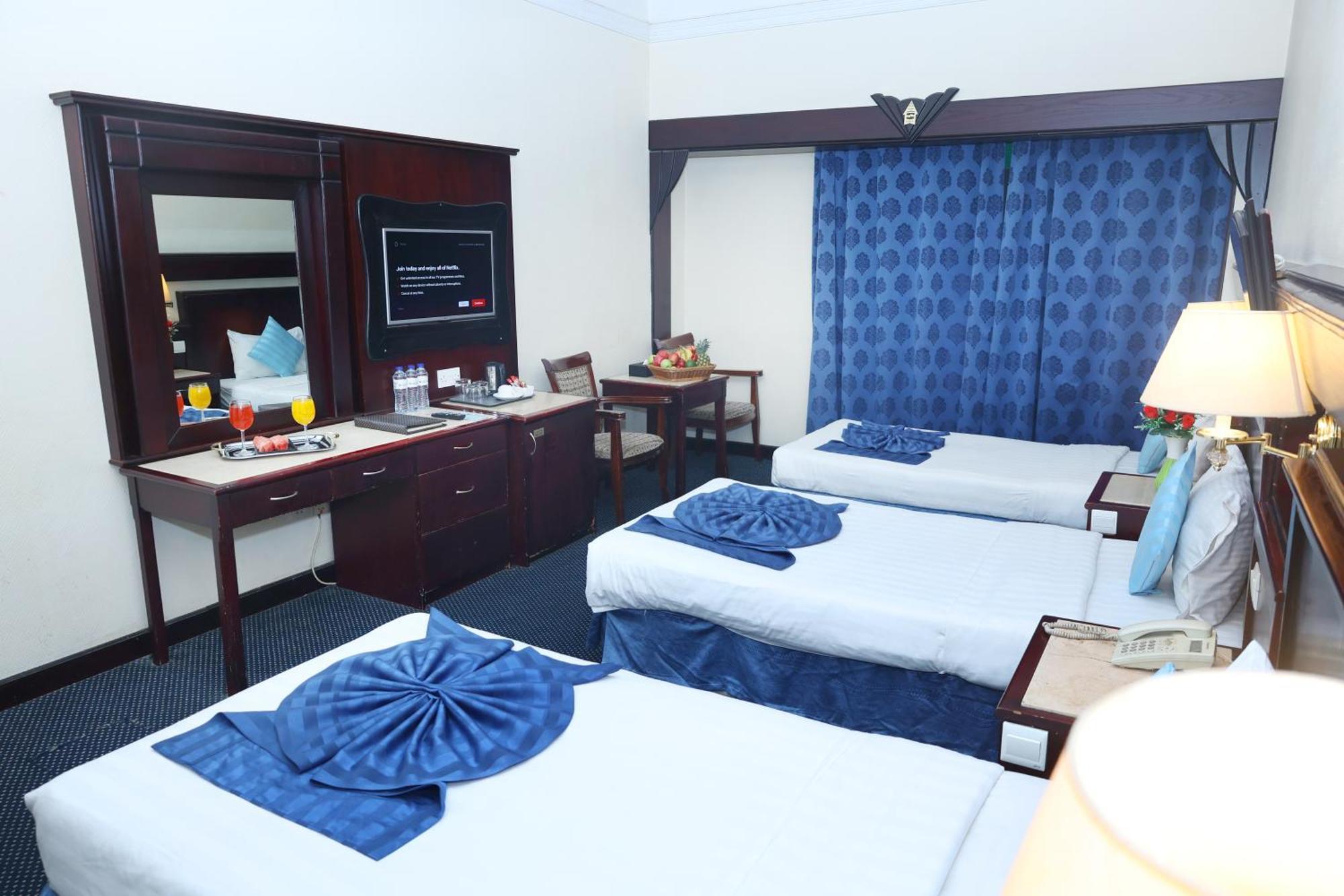 Claridge Hotel 3*