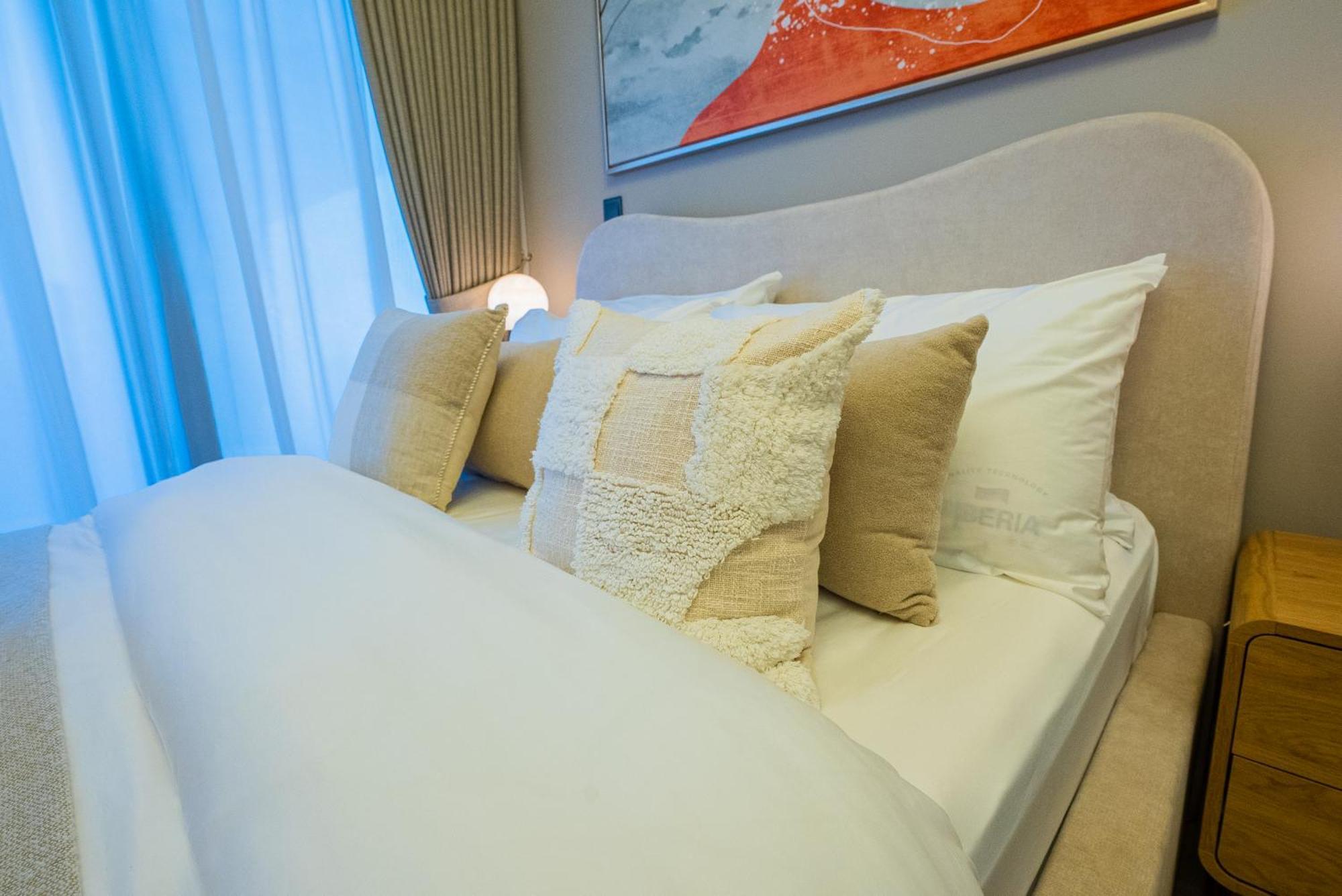 Holiday home Elegant With Pool Access & Private Terrace *