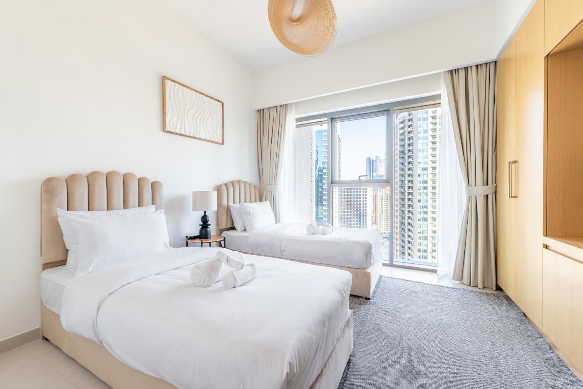 Elegant 2br In Burj Royale * Dubai