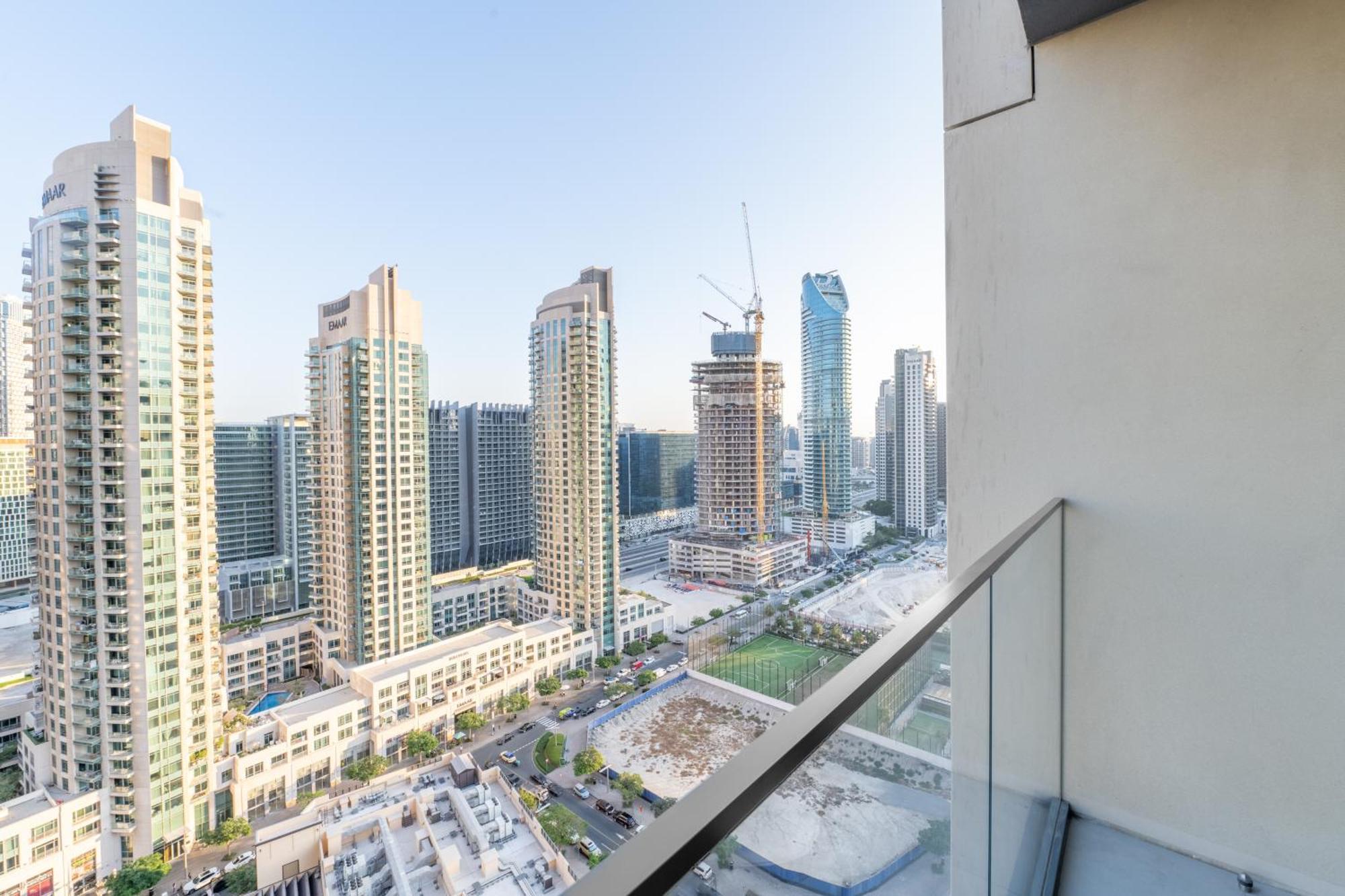 Elegant 2br In Burj Royale Apartment *