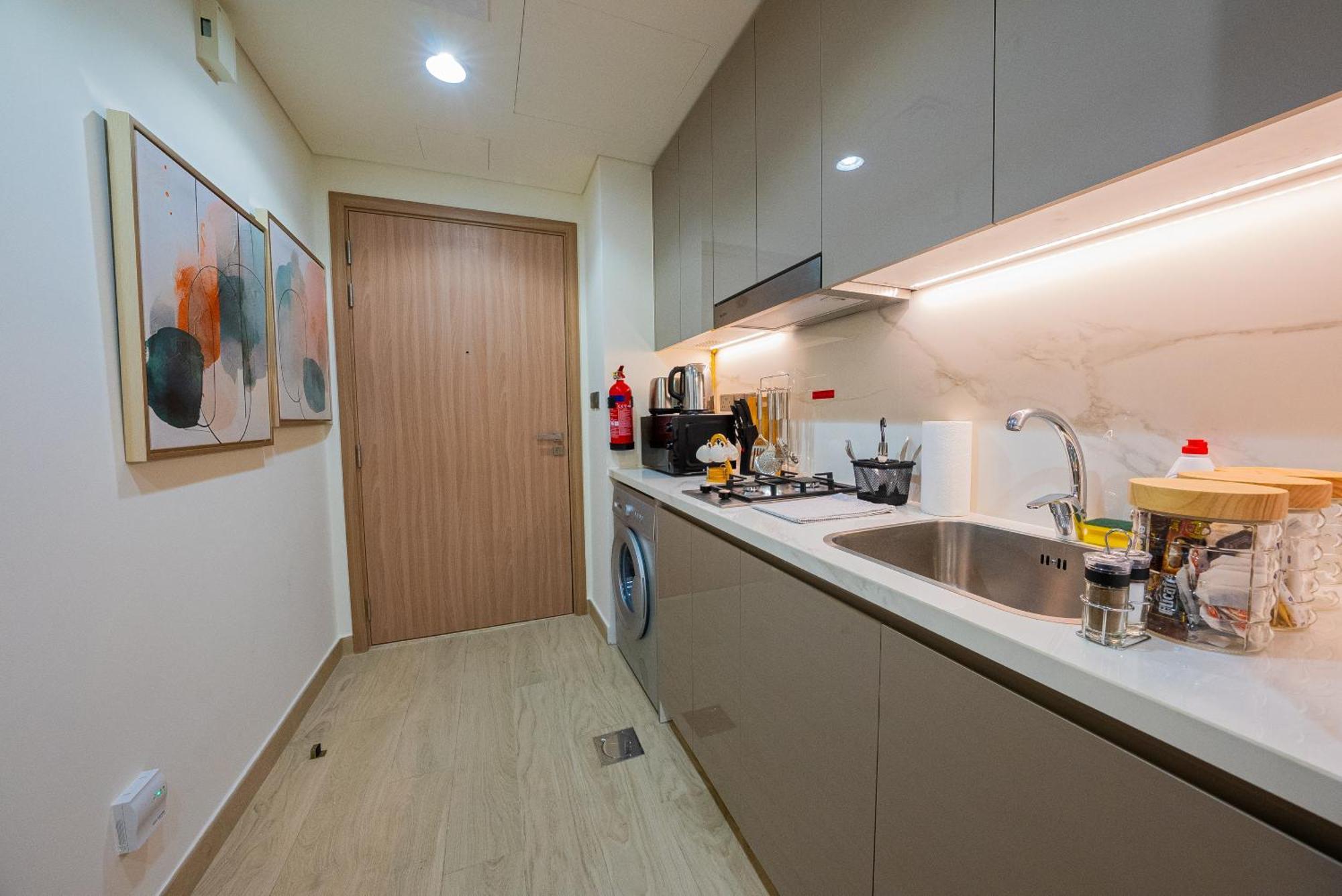 Elegant With Pool Access & Private Terrace *