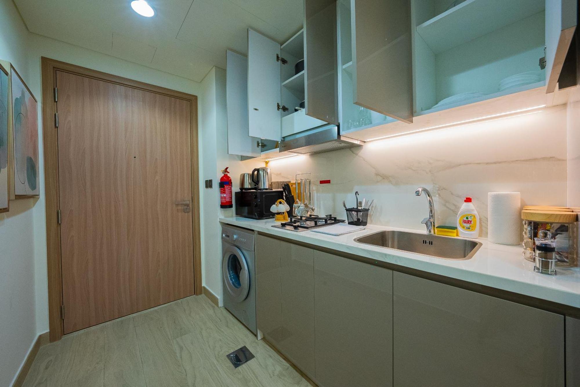 Elegant With Pool Access & Private Terrace