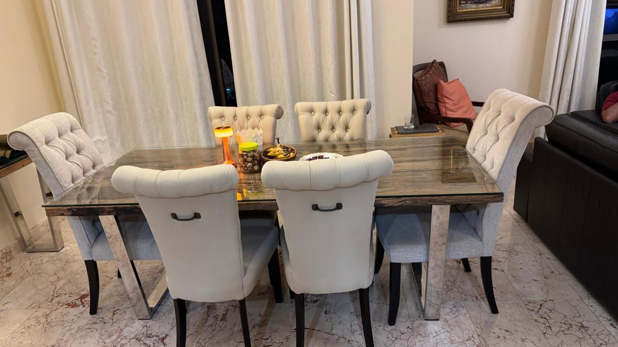 Apartment Executive Two Bedroom Facing Marina Mall *