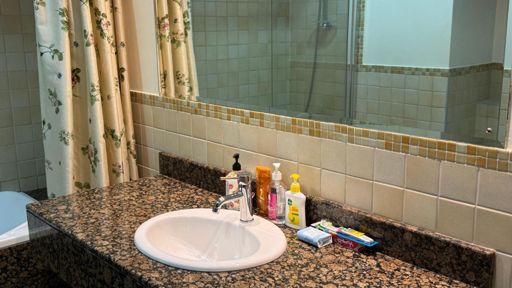 Executive Two Bedroom Facing Marina Mall Dubai