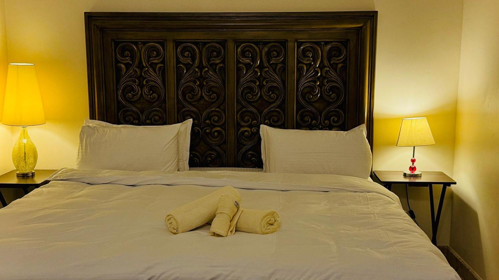 Executive Two Bedroom Facing Marina Mall * Dubai