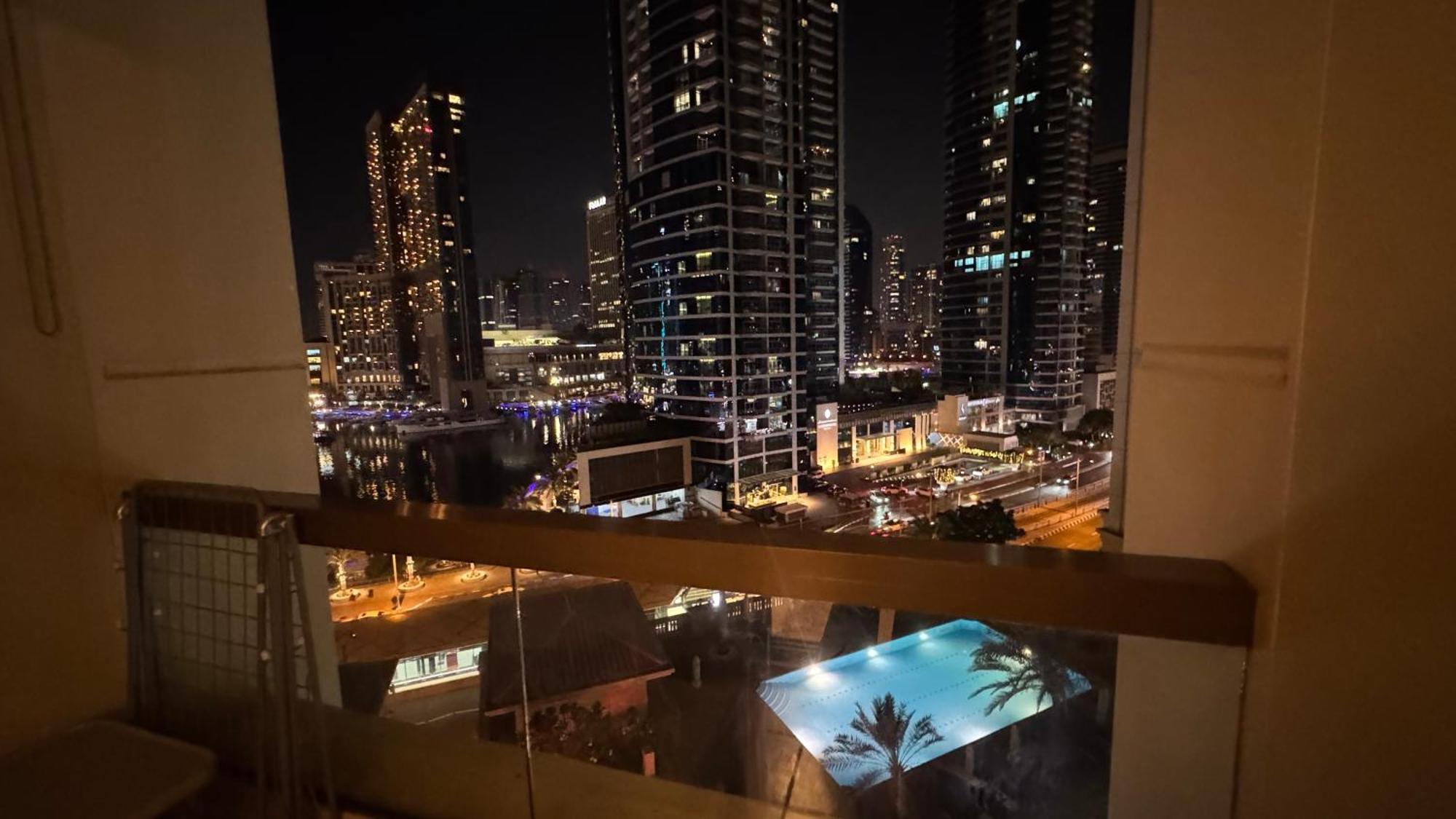 Executive Two Bedroom Facing Marina Mall * Dubai