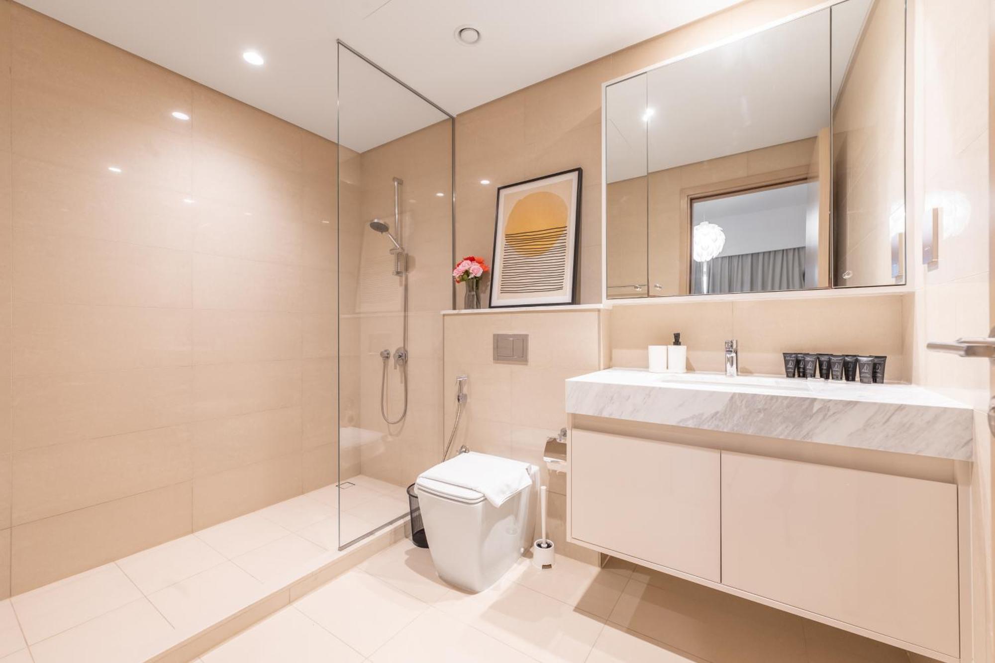 Elegant 2br In Burj Royale Dubai