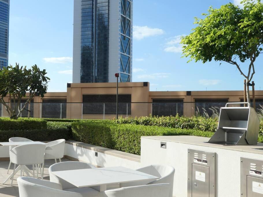 Modern High Rise 2br With Burj Khalifa Views, Steps From Opera And Near Mall Apartment