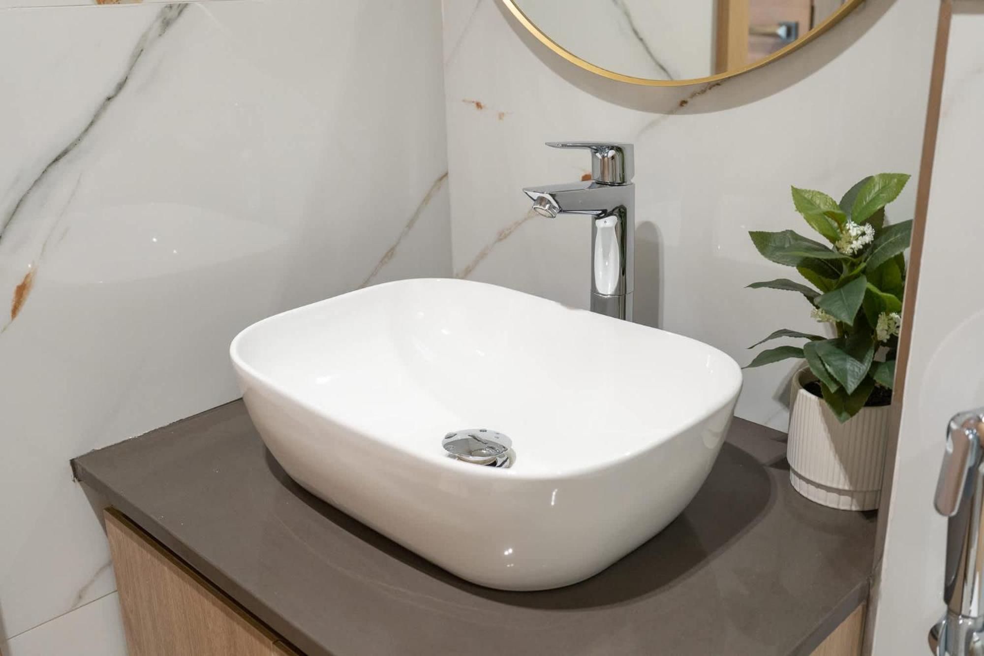 Sophisticated In Rokane G25 Jvc Apartment *