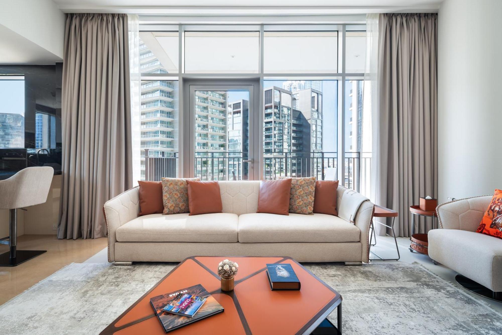 Downtown Luxury Treat - Premium Location! 2 Bedroom! Apartment