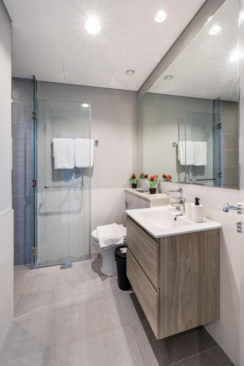 Zada Tower 1br In Business Bay Near Metro & Burj Khalifa - Escape 24 Homes Apartment *