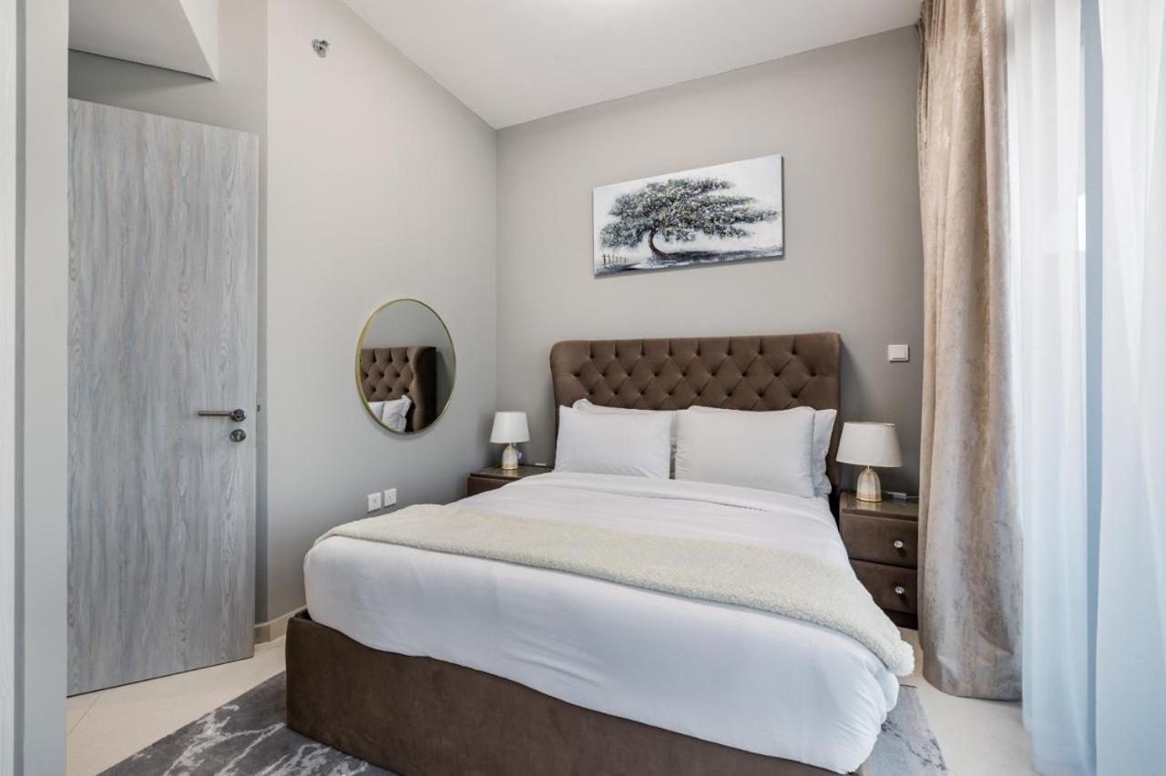 Zada Tower 1br In Business Bay Near Metro & Burj Khalifa - Escape 24 Homes Dubai
