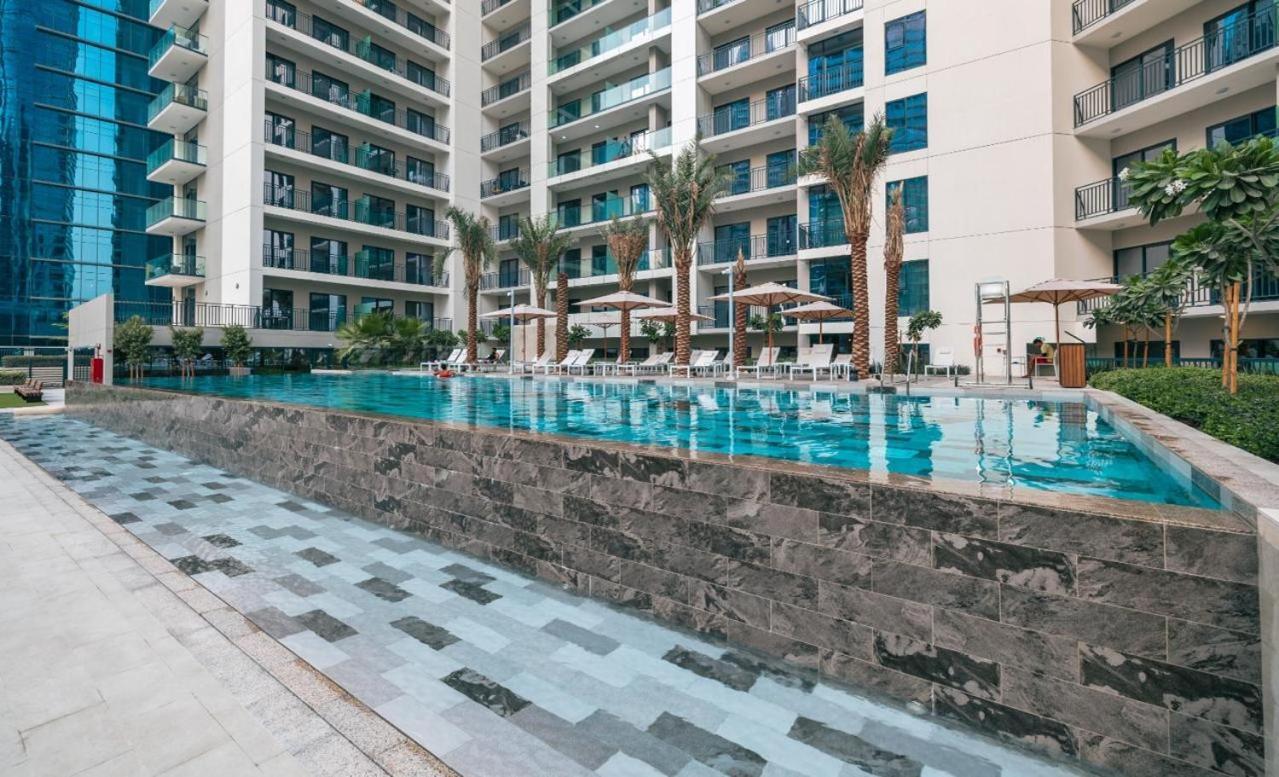 Apartment Zada Tower 1br In Business Bay Near Metro & Burj Khalifa - Escape 24 Homes Dubai