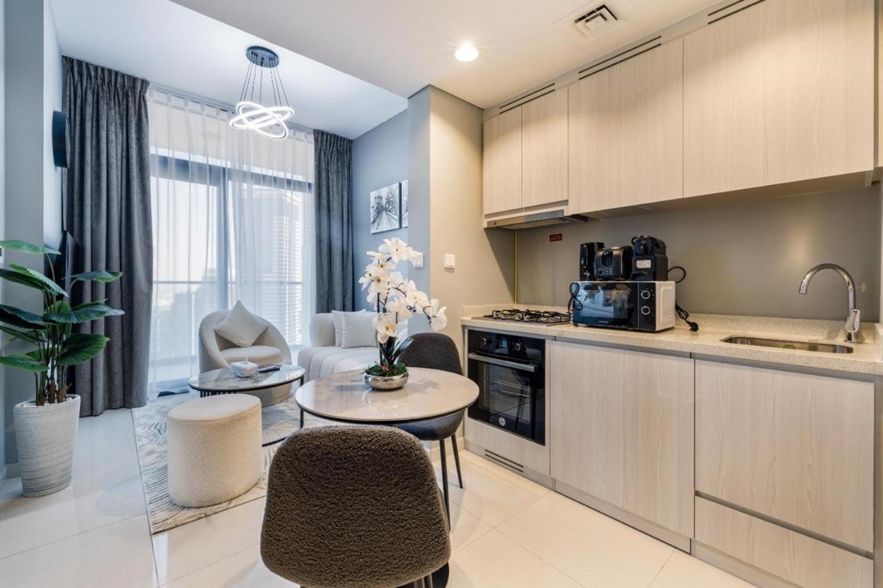 Zada Tower 1br In Business Bay Near Metro & Burj Khalifa - Escape 24 Homes * Dubai