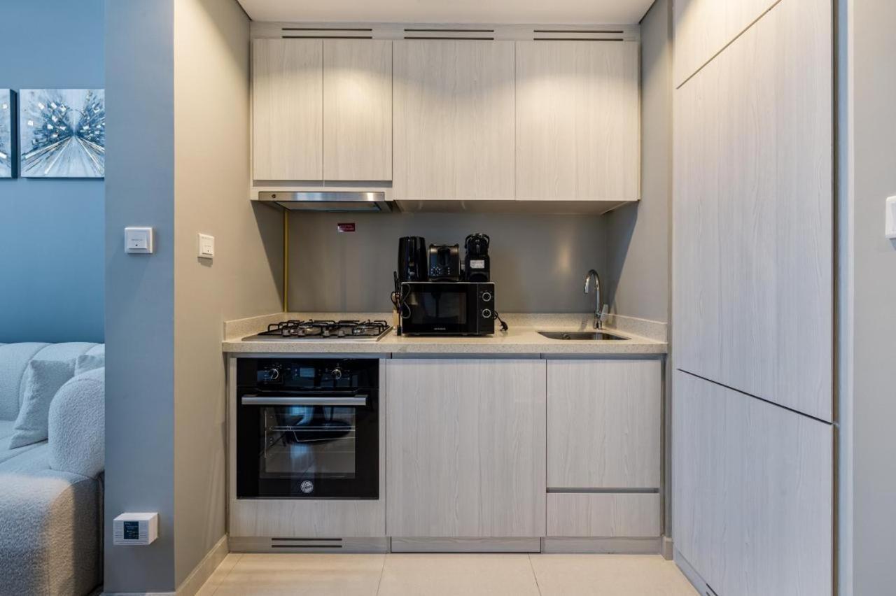 Zada Tower 1br In Business Bay Near Metro & Burj Khalifa - Escape 24 Homes
