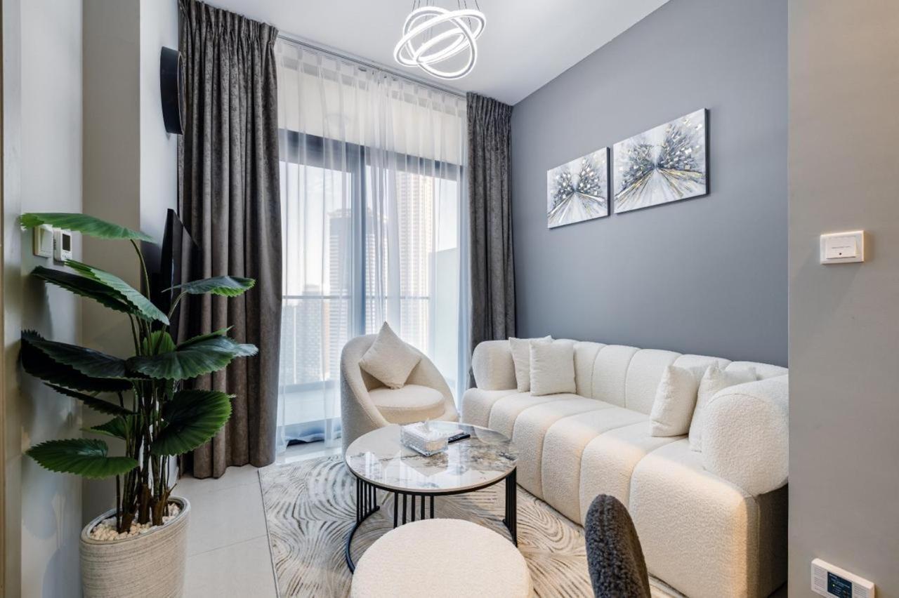Zada Tower 1br In Business Bay Near Metro & Burj Khalifa - Escape 24 Homes