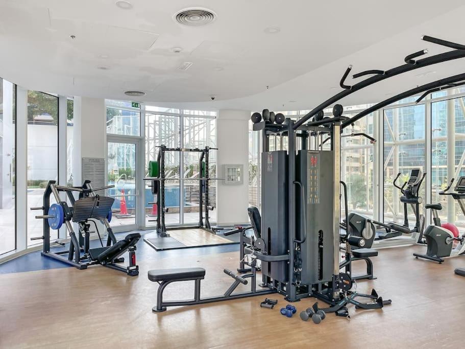 Stunning 1bdr-4gst Luxury With Burj Khalifa View *
