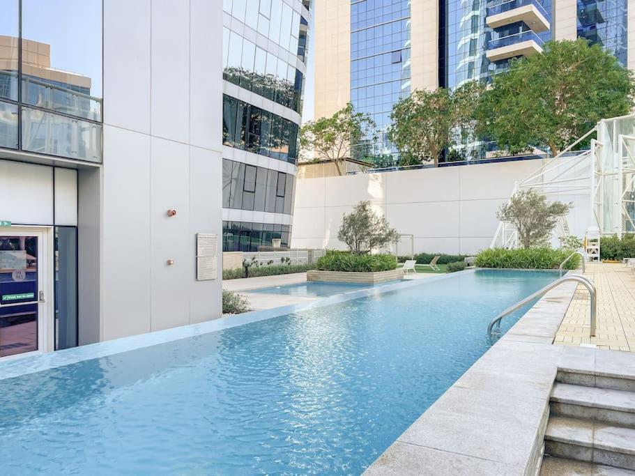 Stunning 1bdr-4gst Luxury With Burj Khalifa View Apartment