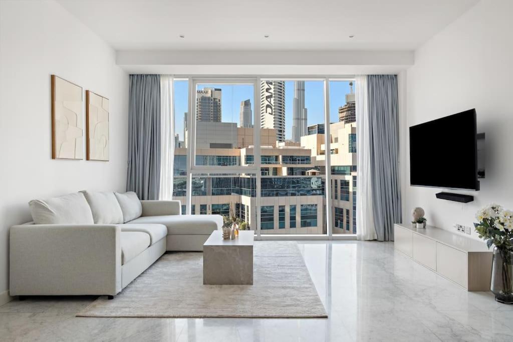Stunning 1bdr-4gst Luxury With Burj Khalifa View Apartment