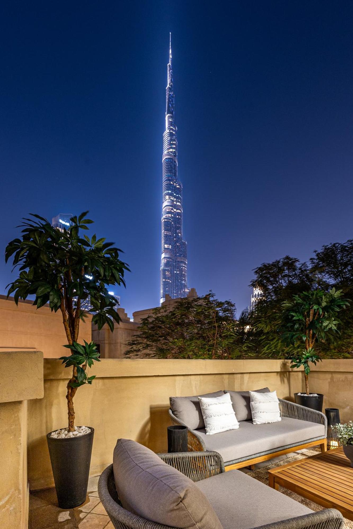 Upgraded 1br Retreat With Iconic Burj Khalifa Views Apartment