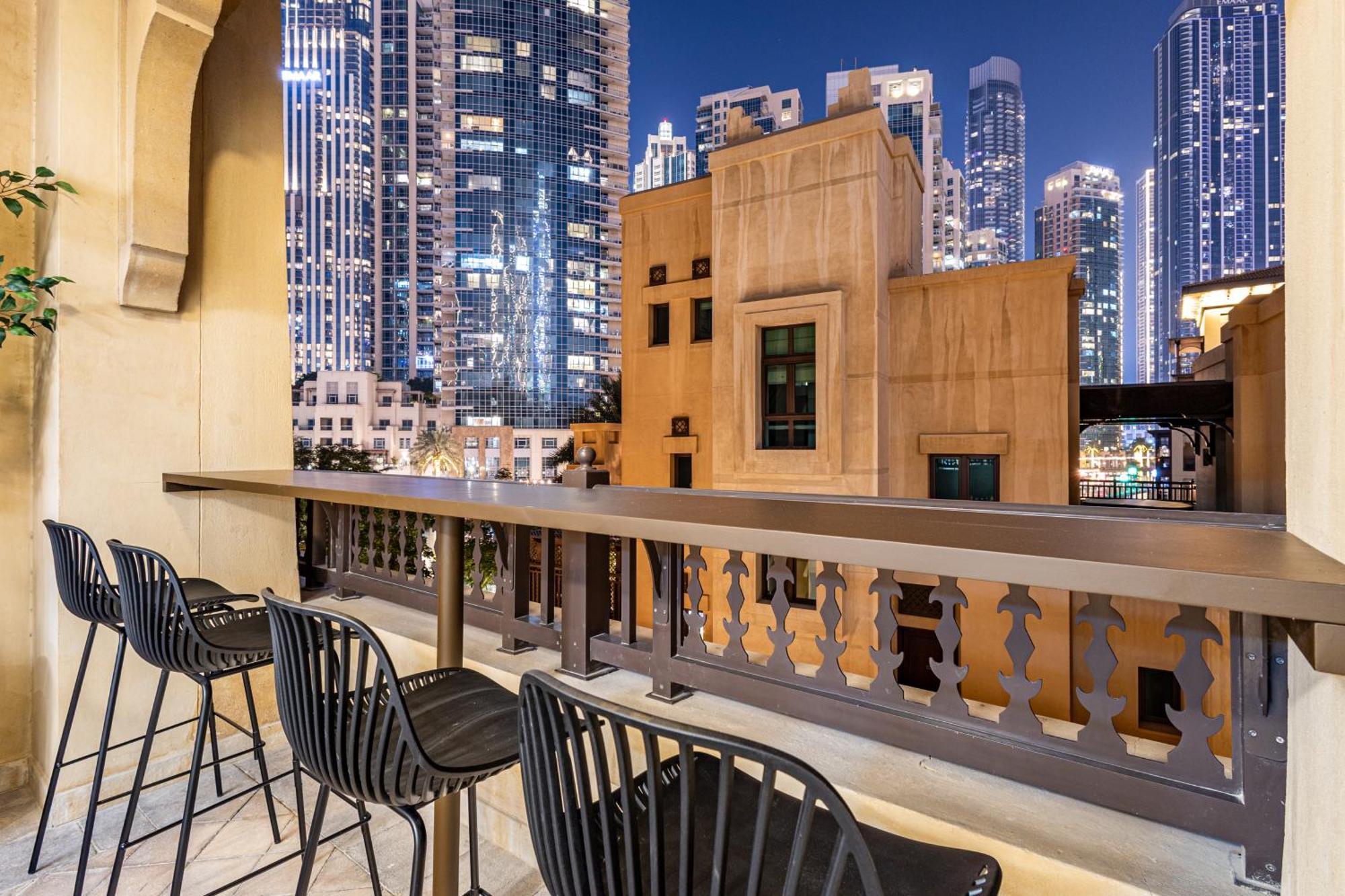Upgraded 1br Retreat With Iconic Burj Khalifa Views Apartment
