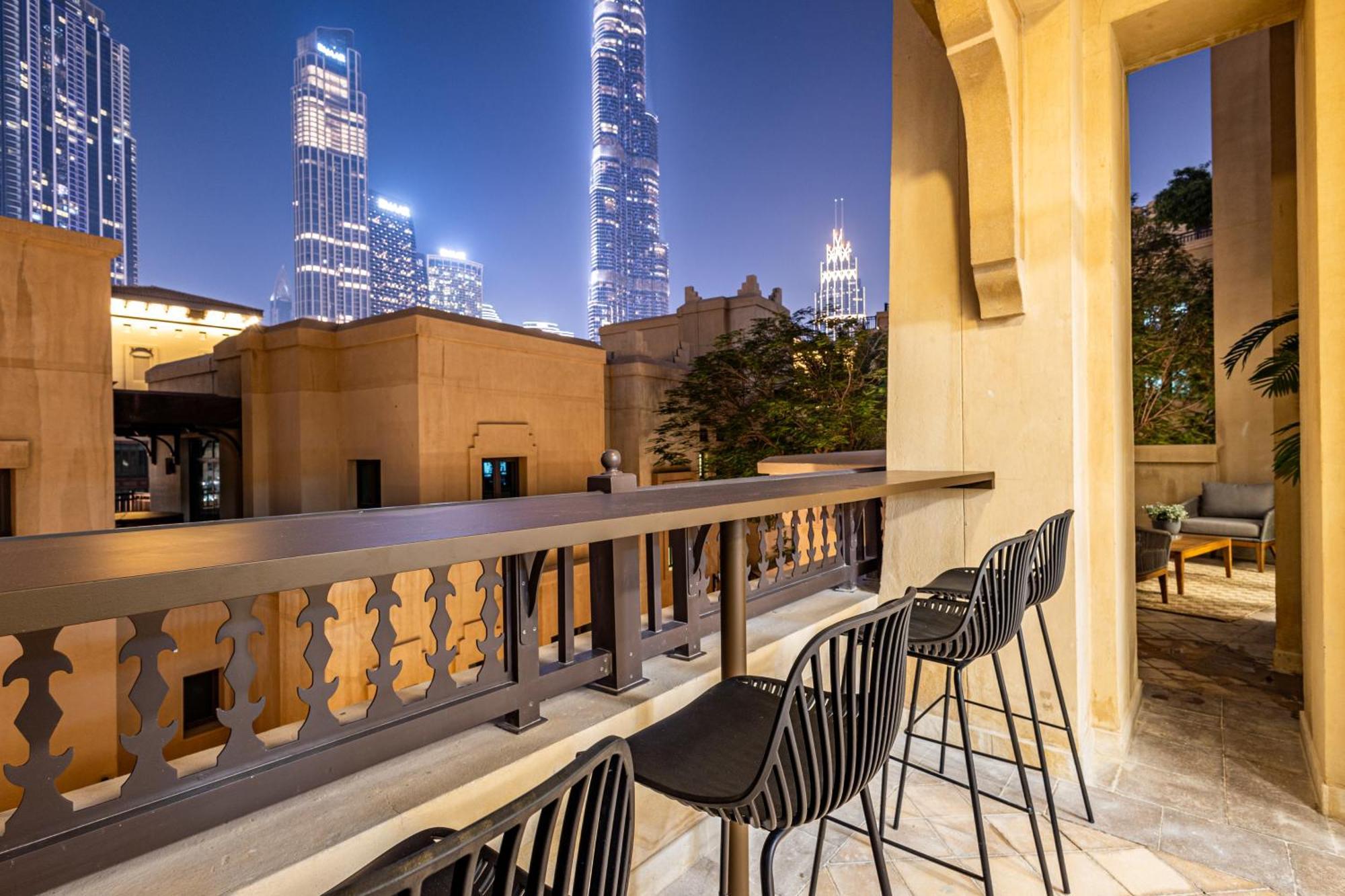 Upgraded 1br Retreat With Iconic Burj Khalifa Views